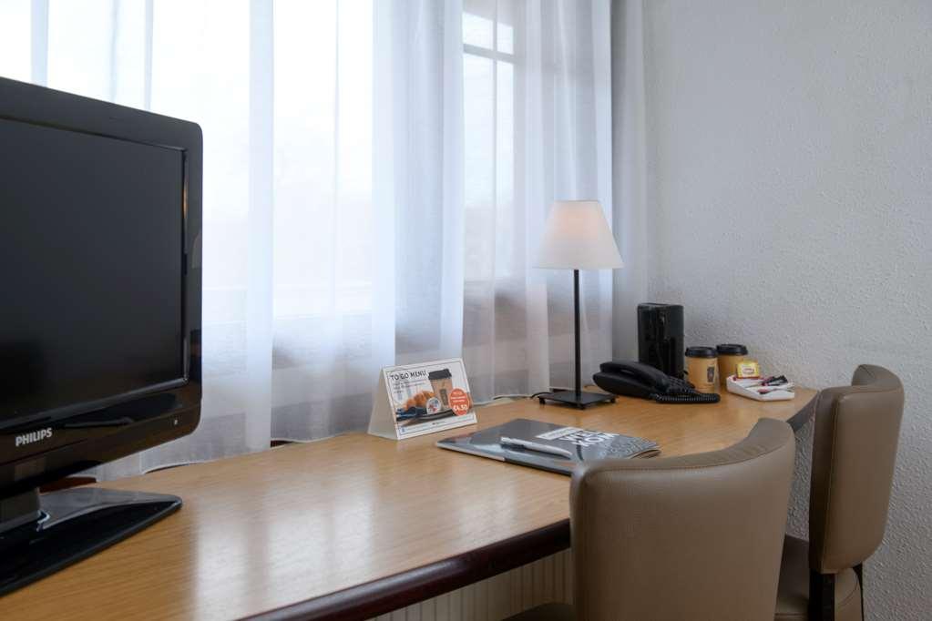 Campanile Hotel & Restaurant Arnhem - زيفينار الغرفة الصورة